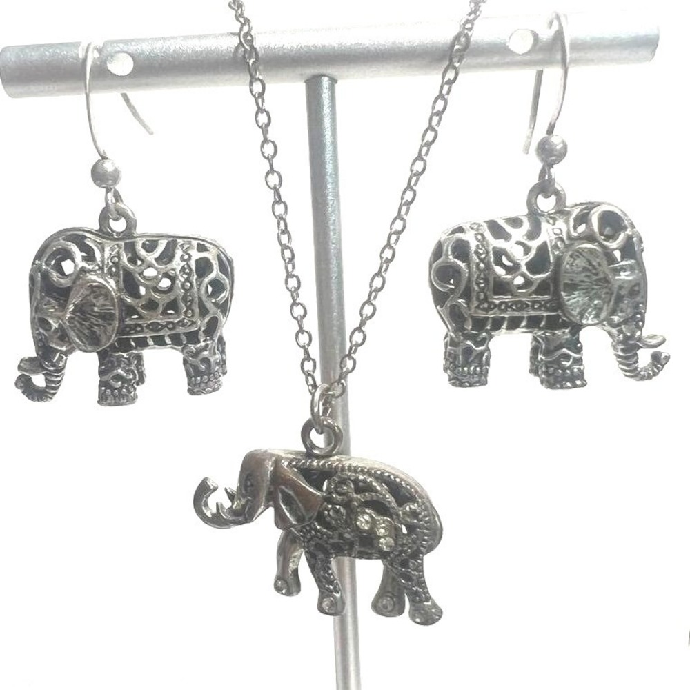 Elephant Jewelry Set Necklace Dangle Earrings Silver Tone Filigree Safari Zoo 3D